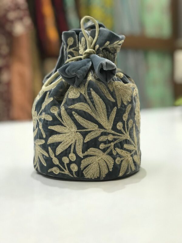 Zari Kashmiri Velvet Potli