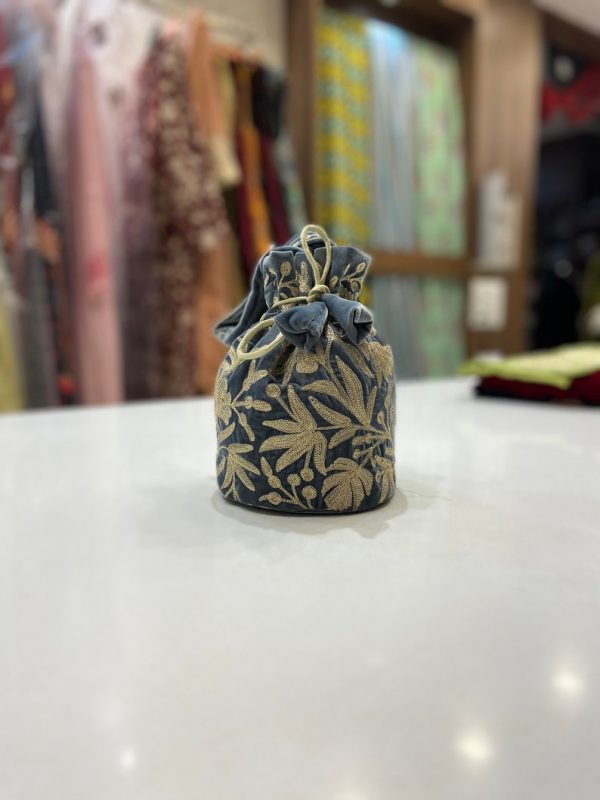 Zari Kashmiri Velvet Potli