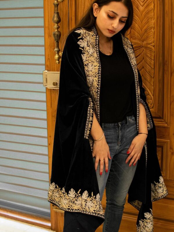 Black Velvet Cape with Tilla Embroidery Teen Chinar Design