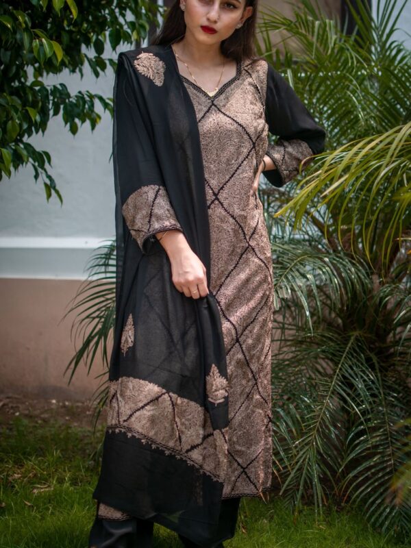 Silk Thread Work Burfi Design Salwar Suit dupatta view