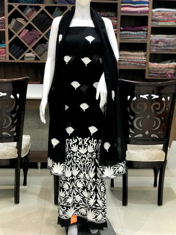 White Tulip Jaal Embroidered Kashmiri Salwar Suit
