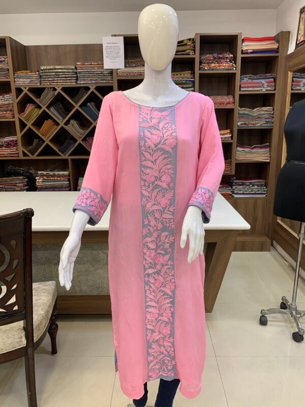 Kashmiri Aari Embroidered Chinon Kurta main