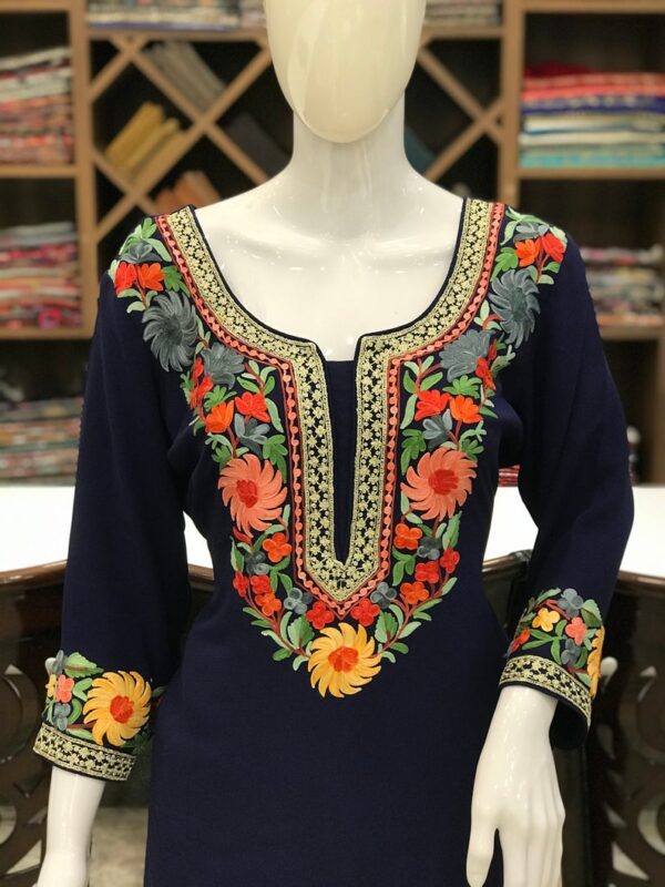 Tilla Chaputri Aari Neck Kashmiri Salwar Suit 2