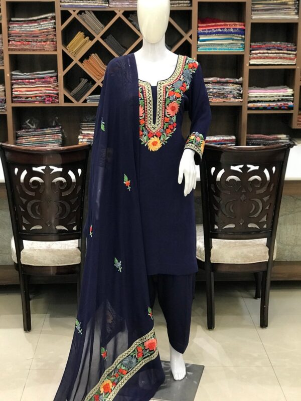 Tilla Chaputri Aari Neck Kashmiri Salwar Suit