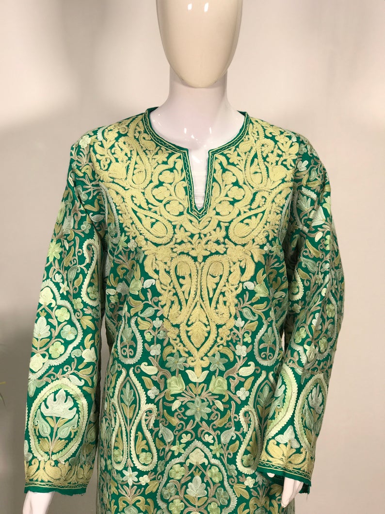 Green Pure Wool Kashmiri Phiran with Jaal Paisley Embroidery close up