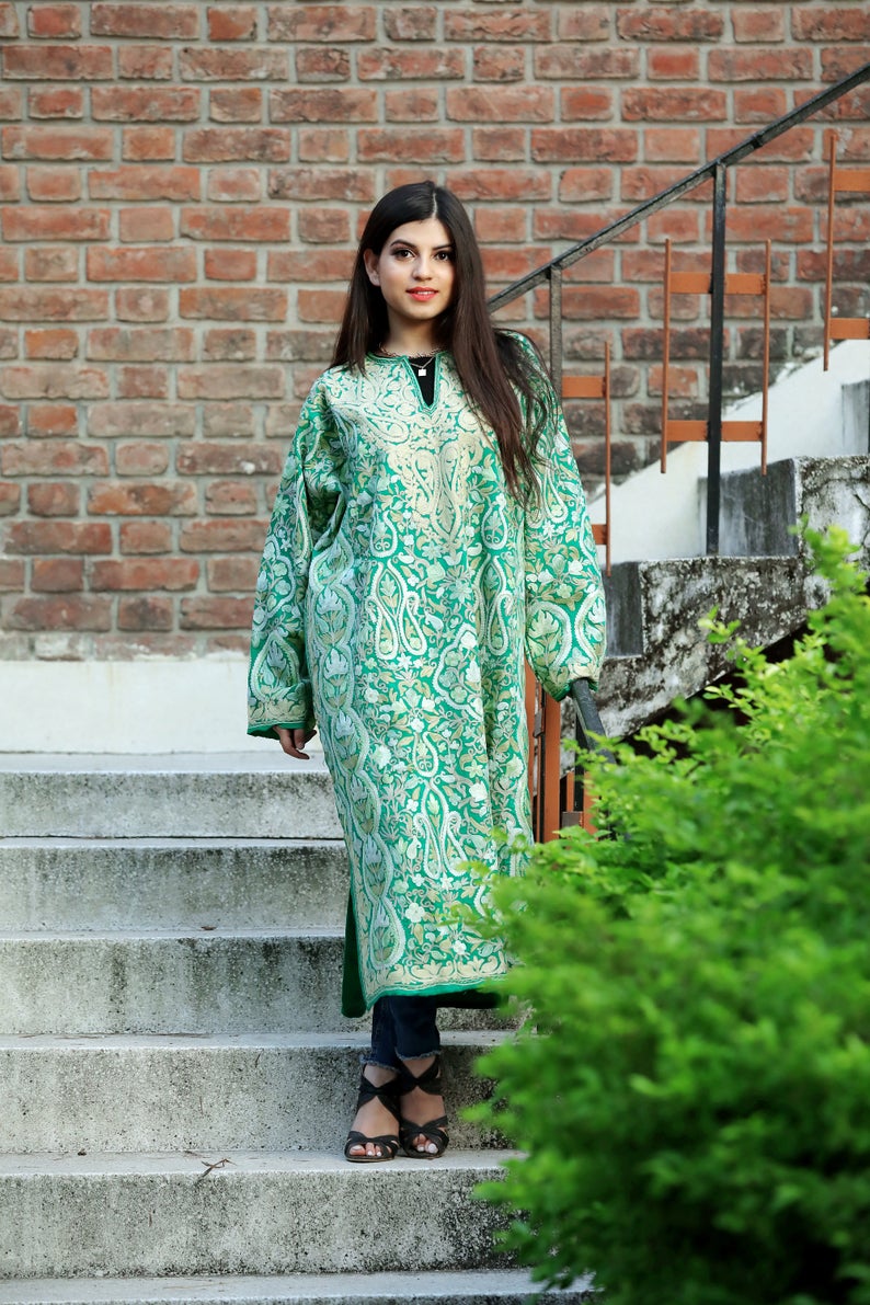 Green Pure Wool Kashmiri Phiran with Jaal Paisley Embroidery
