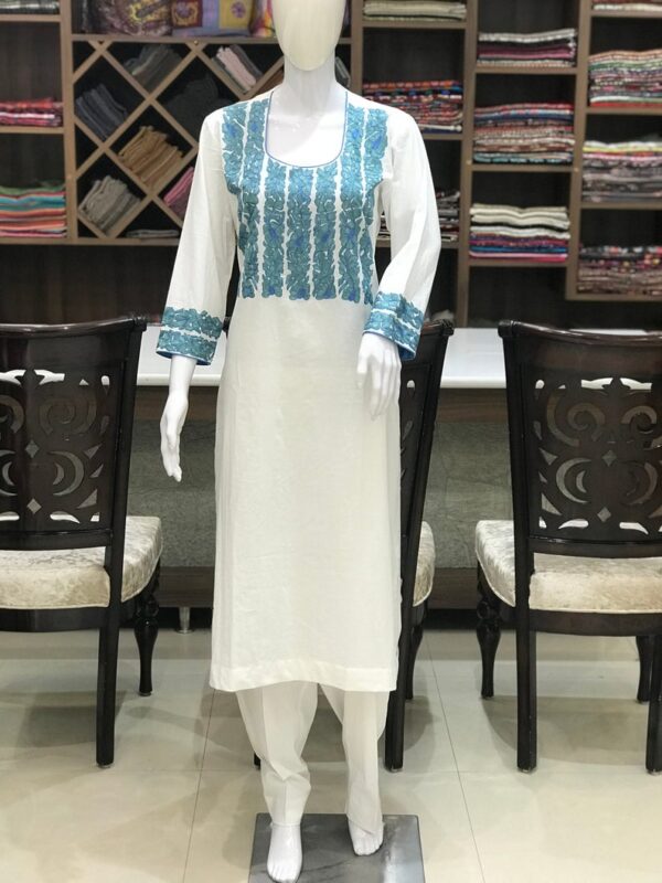 Cotton suit with stripes Embroidered neck