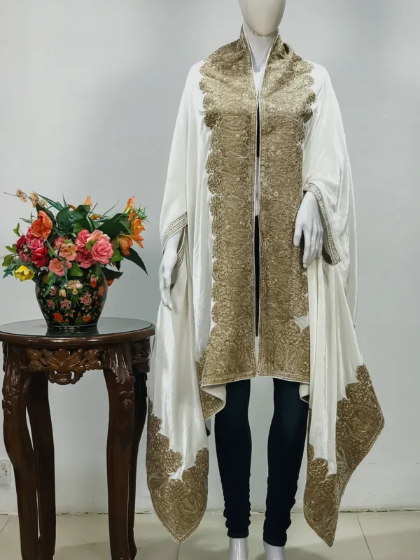 Puff Embroidered White Gloss Velvet Cape