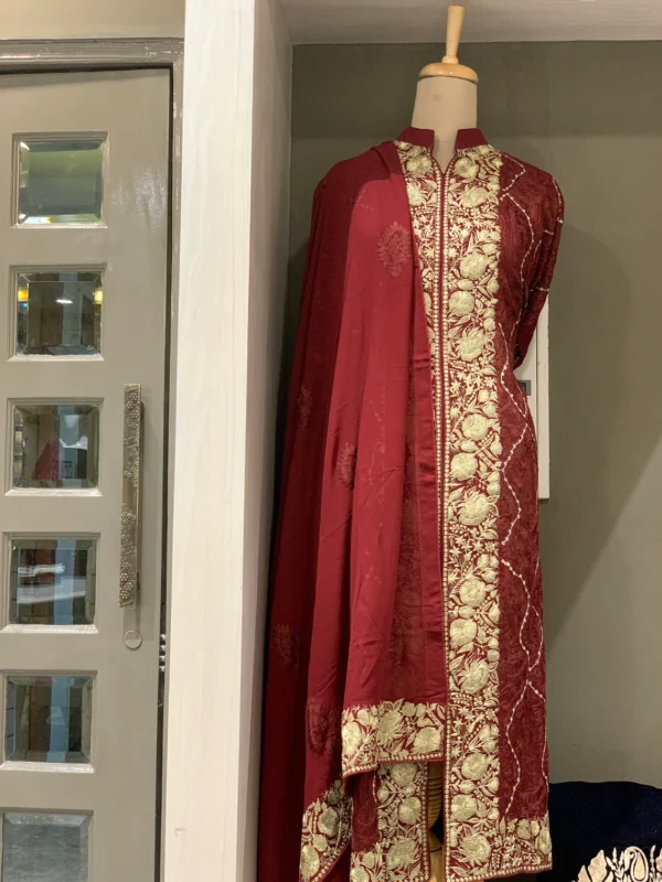 Monochromatic Jama Aari and Tilla Embroidered Salwar Suit: Red