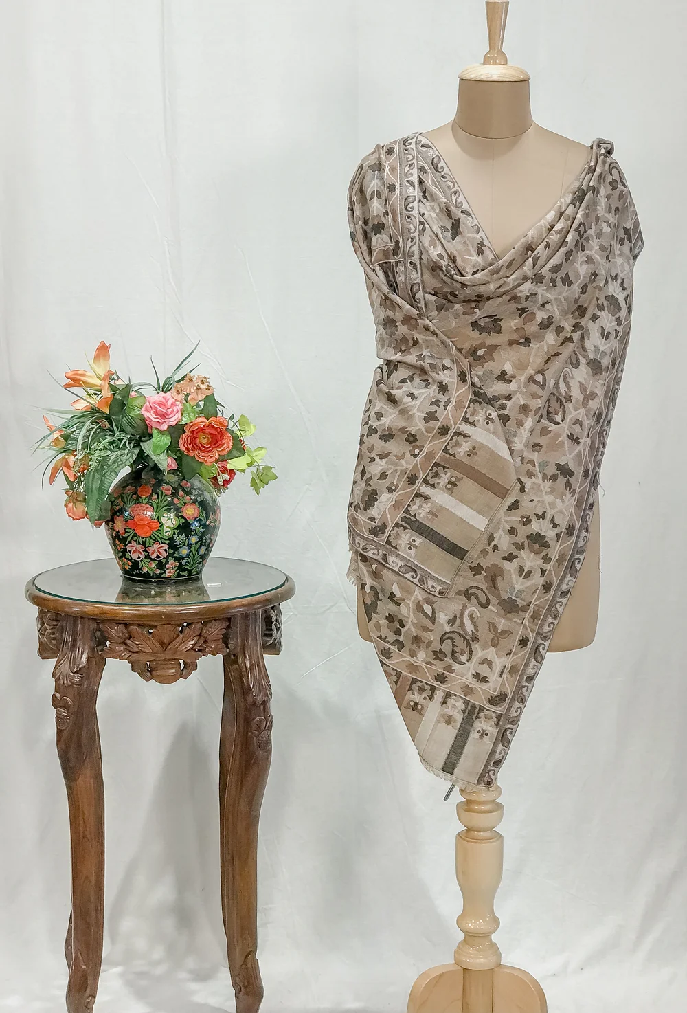 Natural Pashmina Stoles: Shades of Black, White and Brown