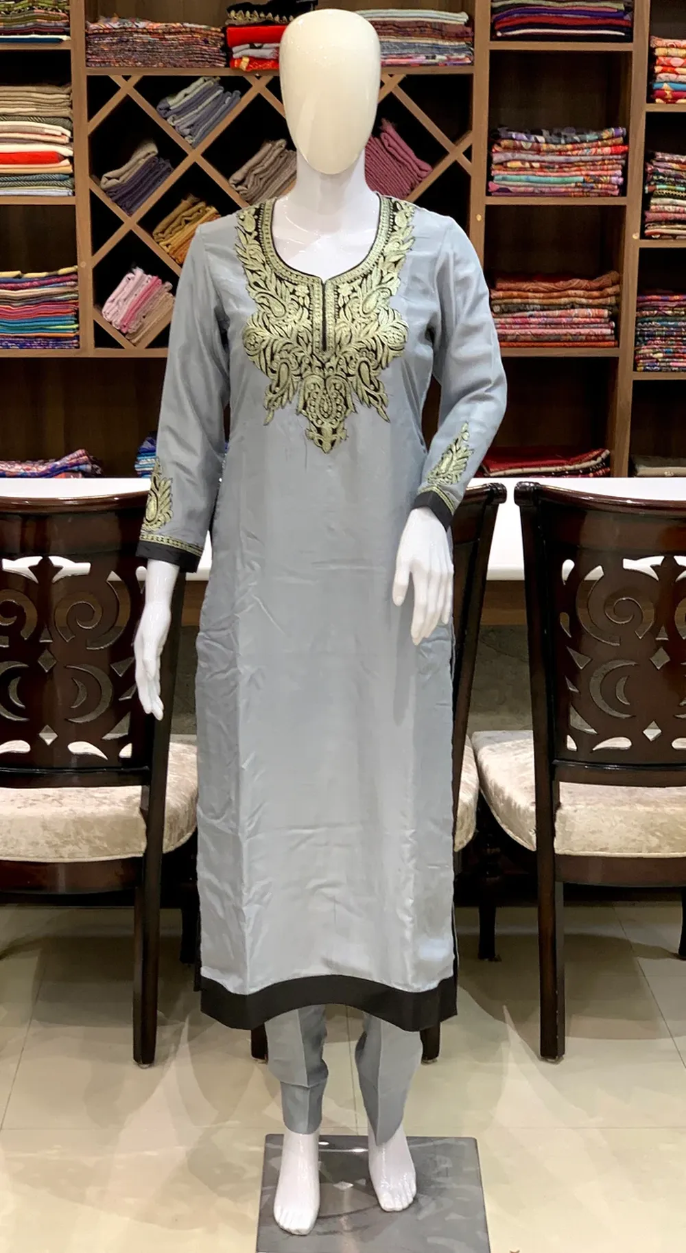 Zari Embroidered Kashmiri Suit
