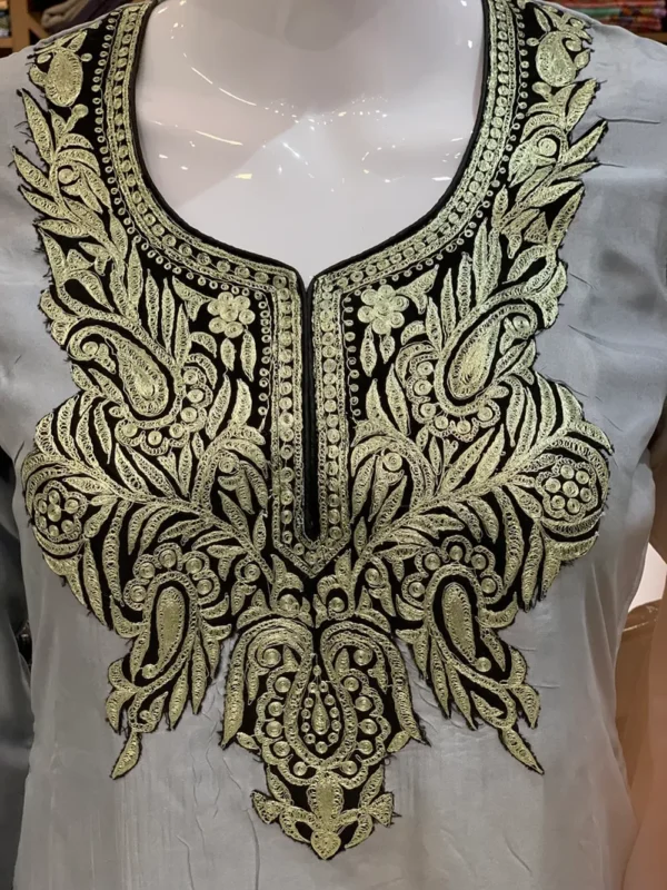 Zari Embroidered Kashmiri Suit