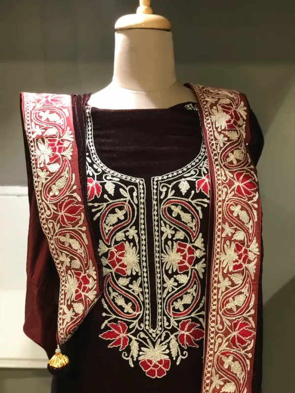 Marron Velvet Suit with Tilla Embroidery