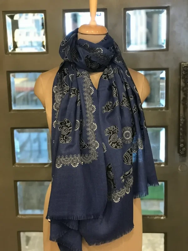 Animal Pattern Thread Embroidered Pure Wool Scarf