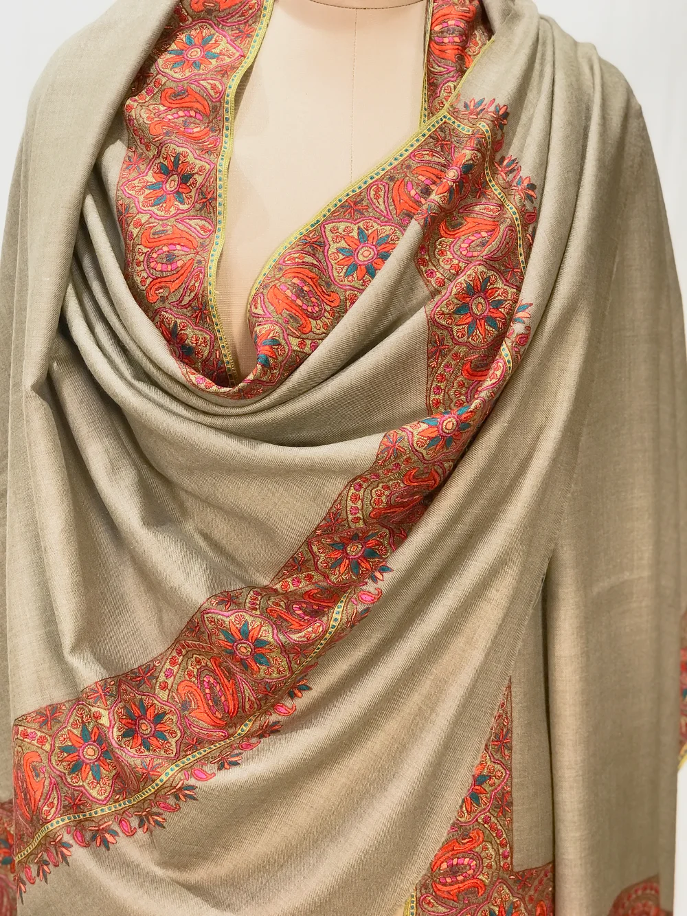 Natural Pure Pashmina Shawl With Sozni hand Embroidery front