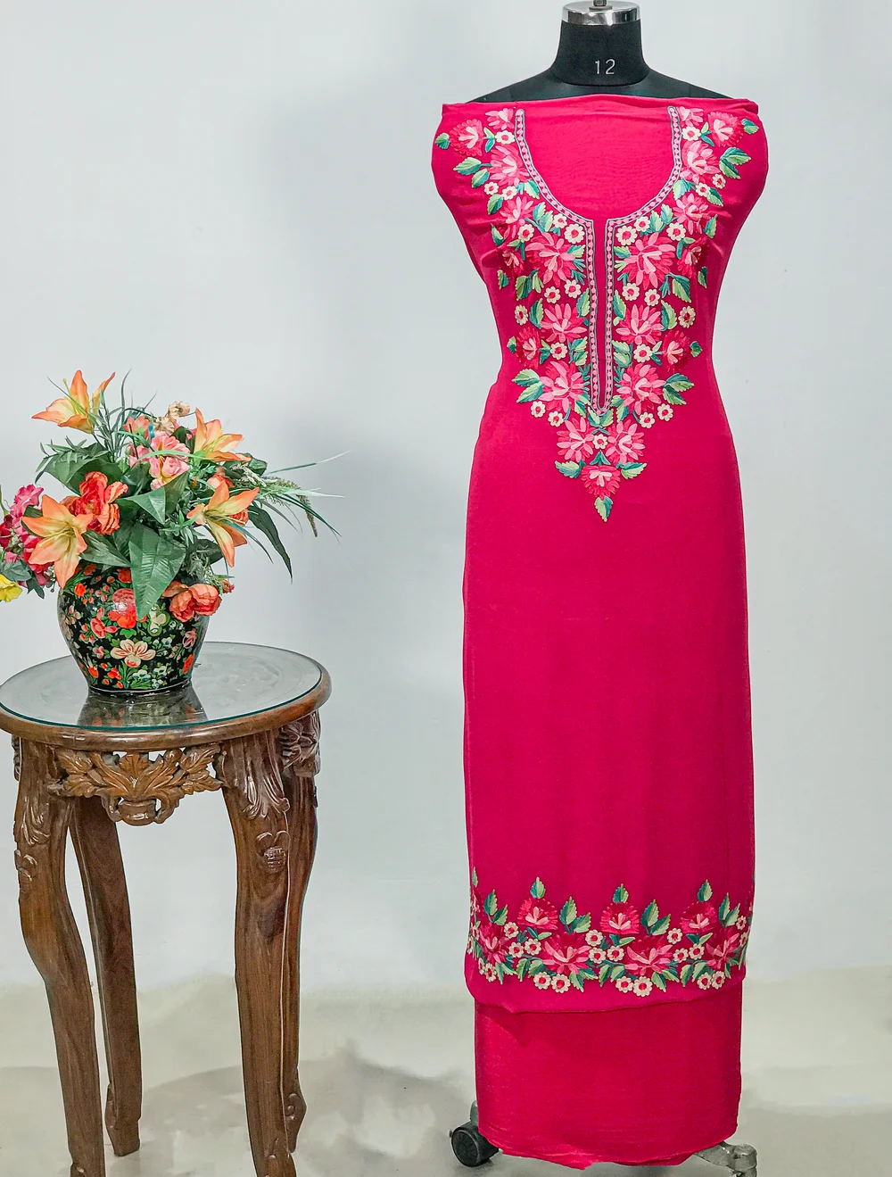 Details more than 144 embroidery designs for suits latest