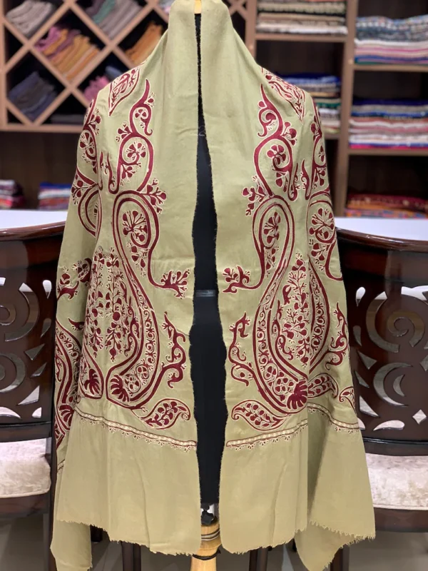 Green Pure Pashmina Aari and Tilla Fusion Embroidered Stole