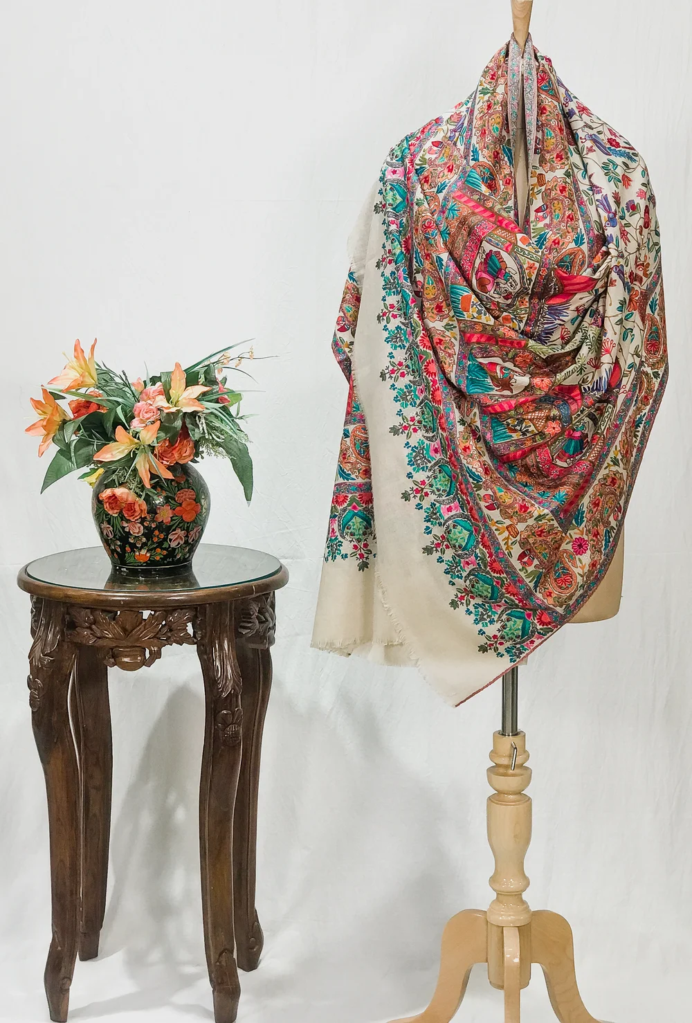 Off-White Fine Wool Textured Shawl with Silk Thread Aari and Zari Jama Embroidery