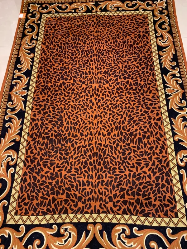 Chain-Stitch Home Decor Cheetah Pattern Rug front