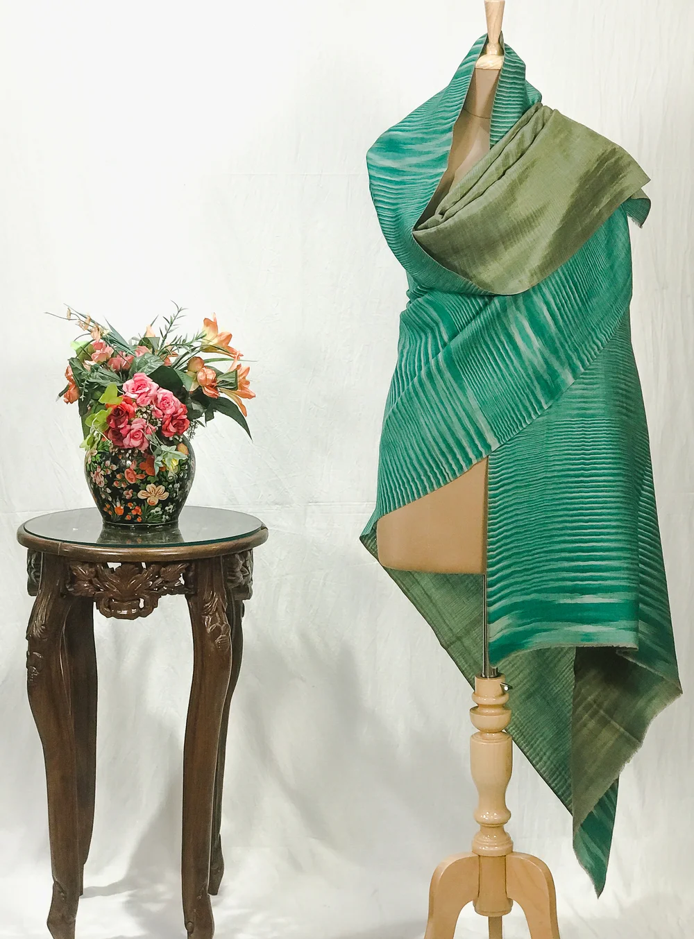 Green and Beige Space Dye Zari Reversible Pure Pashmina Shawl