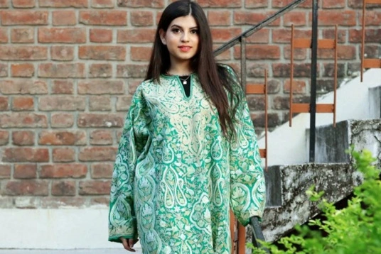 A Girl with Green Pure Kashmiri Phiran