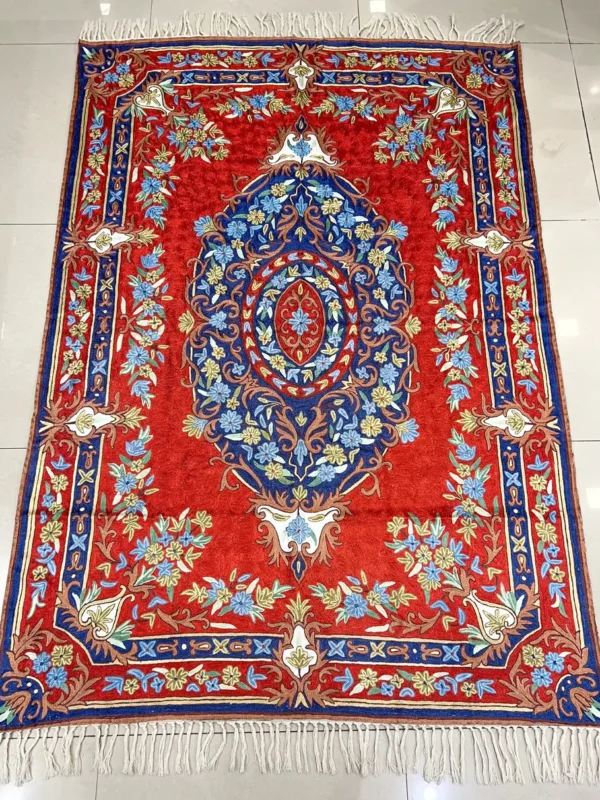 Hand Chain-Stitch Home Decor Floral Pattern Silken Rug