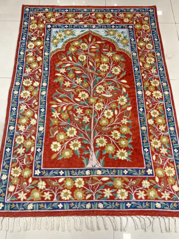Hand Chain-Stitch Home Decor Floral Pattern Silken Rug