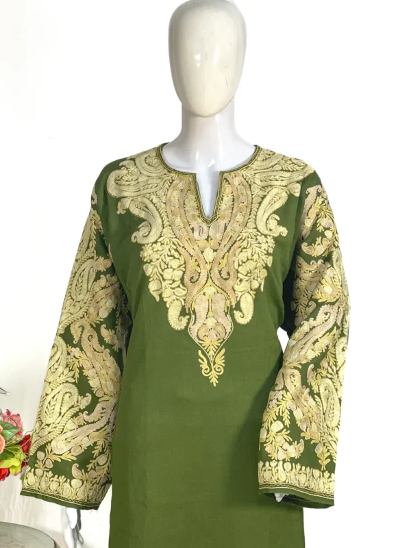 Phiran With Aari And Zari Embroidery