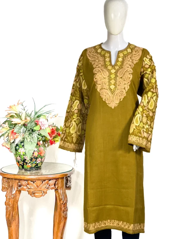 Phiran With Aari And Zari Embroidery