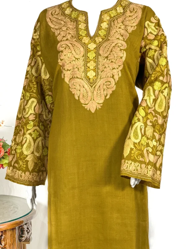 Phiran With Aari And Zari Embroidery