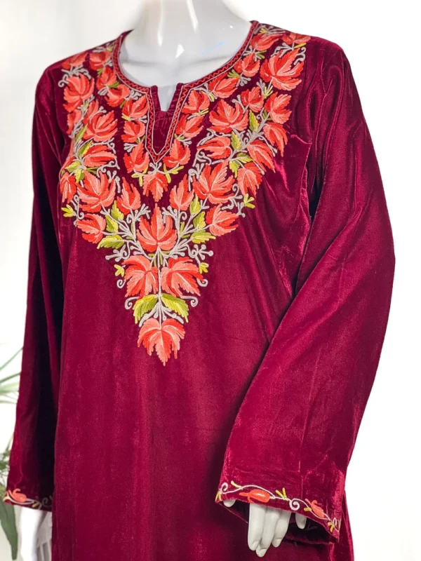 Velvet Phiran with Kashmiri Aari Embroidery close up