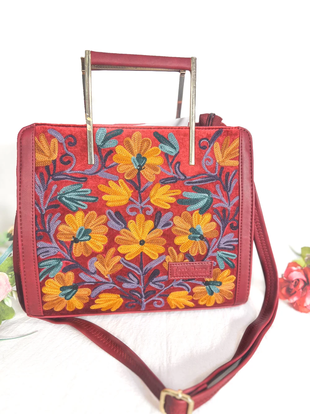 Sakura embroidered/Kiss Lock Handbag / KissLock Purse / Purse Gifts /  Floral Pur - Shop kajonpong Handbags & Totes - Pinkoi